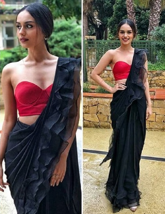 manushi chillar in hot pose