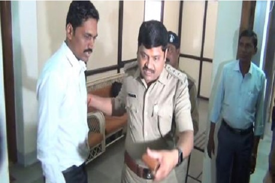 alpesh kathiriya conflict with surat police