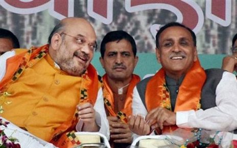 amit shah meets vijay rupani over ticket to candidates