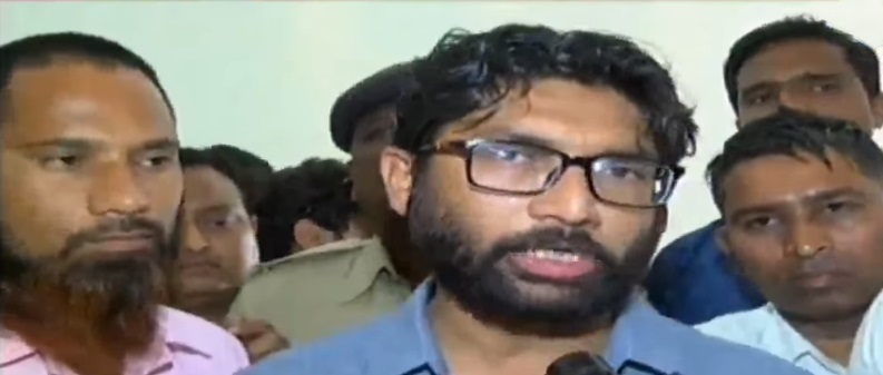 jignesh mevani alleges of rs 2000 cr scam in pmay