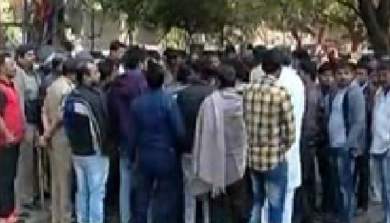 makarba plot owner protest in sarkhej