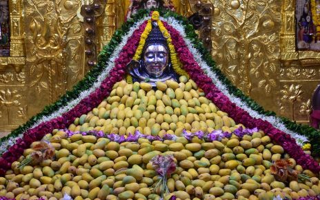 somnath mahadev offered with mango