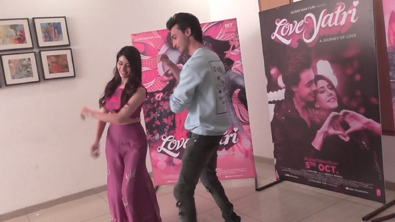 warina and aayush play garba