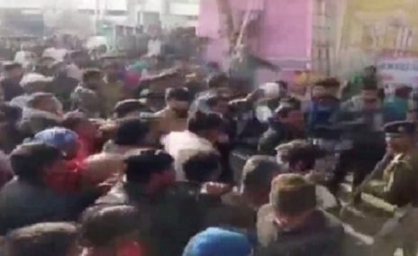 banaskantha clash between police and traders