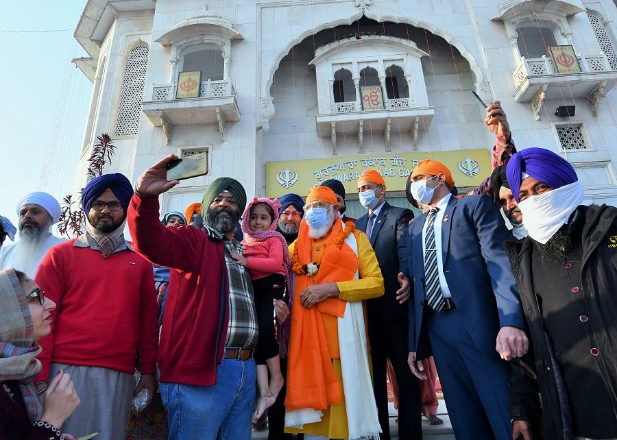 modi at gurudwara